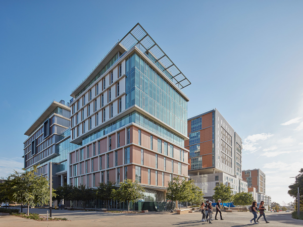 Solar control low-e coatings like Ǳ® 70 glass, featured at UC San Diego’s Living Learning Neighborhood, deliver a return on carbon by dramatically reducing a building’s operational carbon every year. 